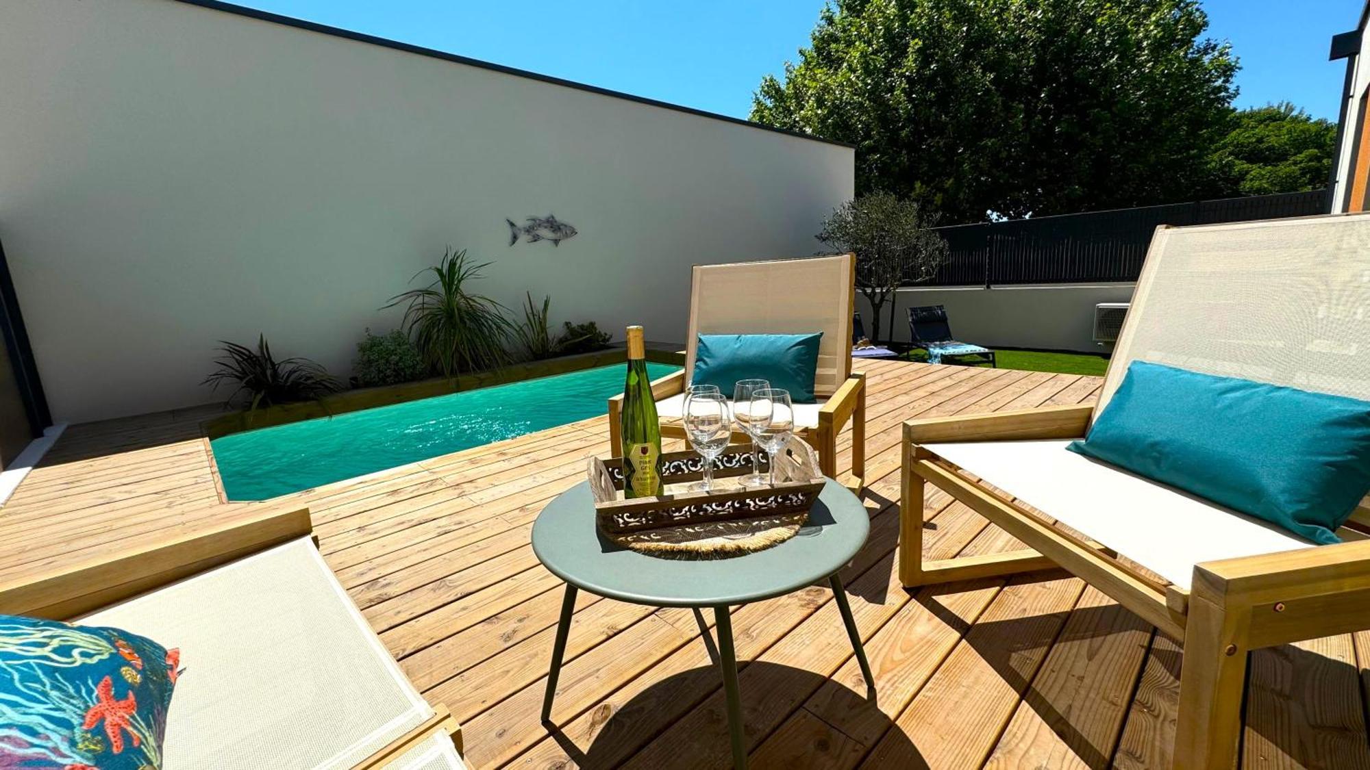 Daya Lodge. LʼIsle-sur-la-Sorgue Dış mekan fotoğraf