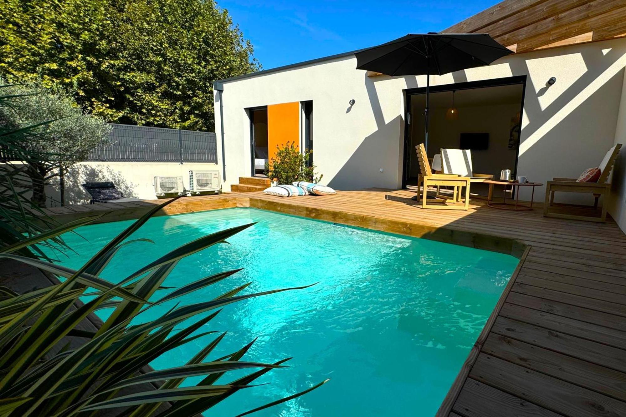 Daya Lodge. LʼIsle-sur-la-Sorgue Dış mekan fotoğraf