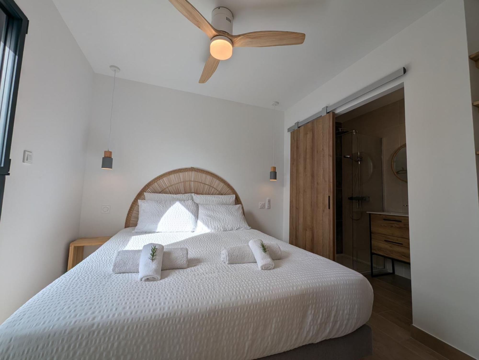 Daya Lodge. LʼIsle-sur-la-Sorgue Dış mekan fotoğraf