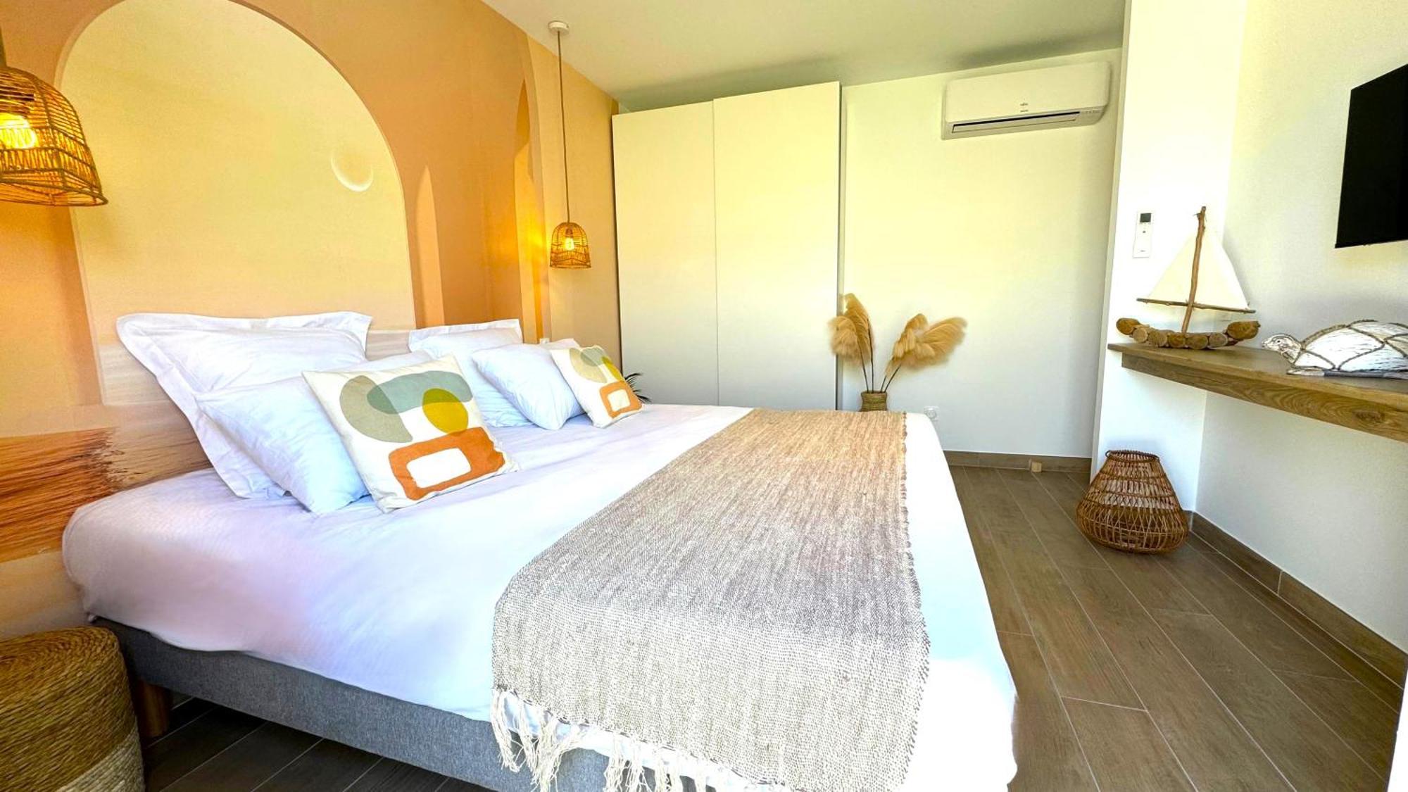 Daya Lodge. LʼIsle-sur-la-Sorgue Dış mekan fotoğraf