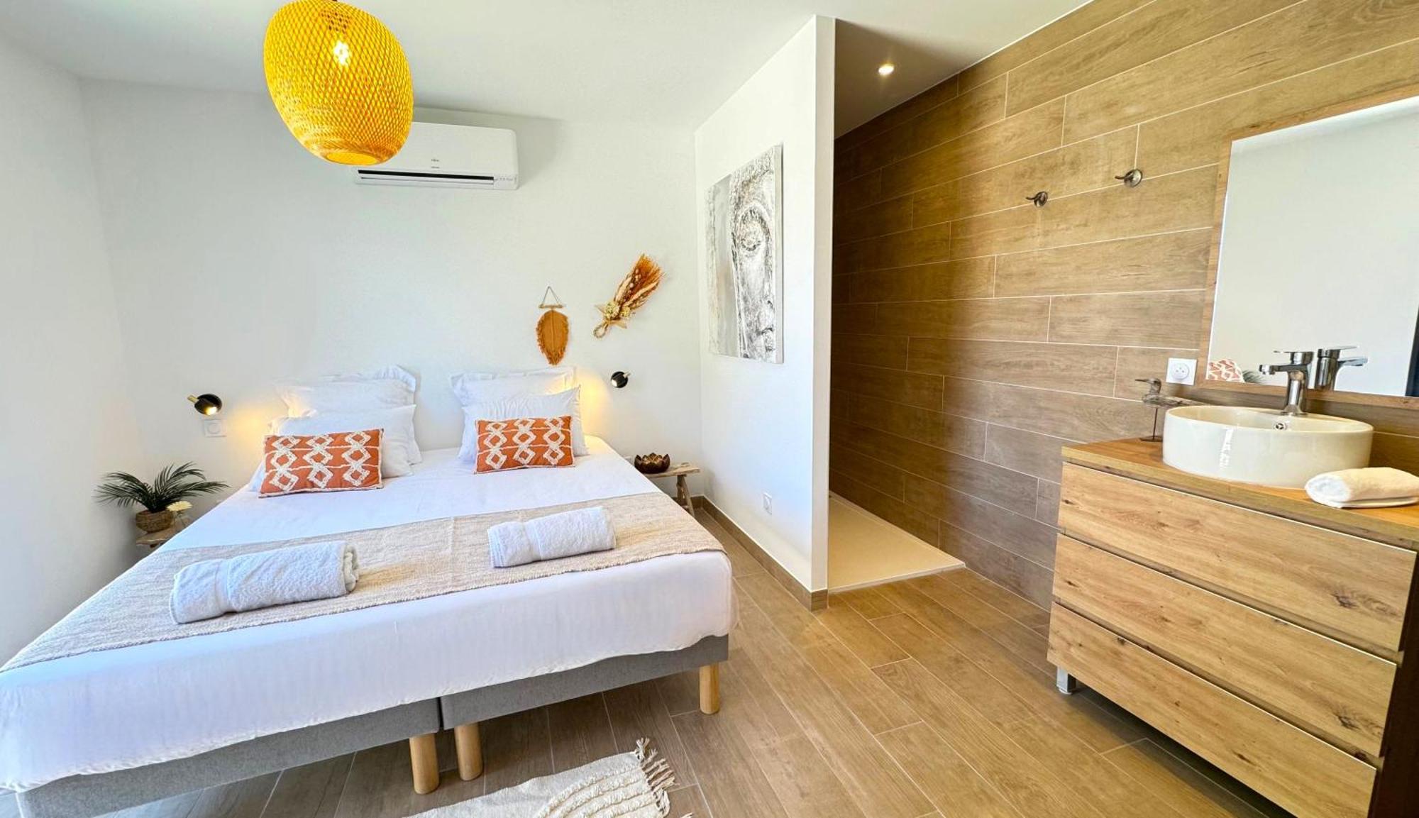 Daya Lodge. LʼIsle-sur-la-Sorgue Dış mekan fotoğraf